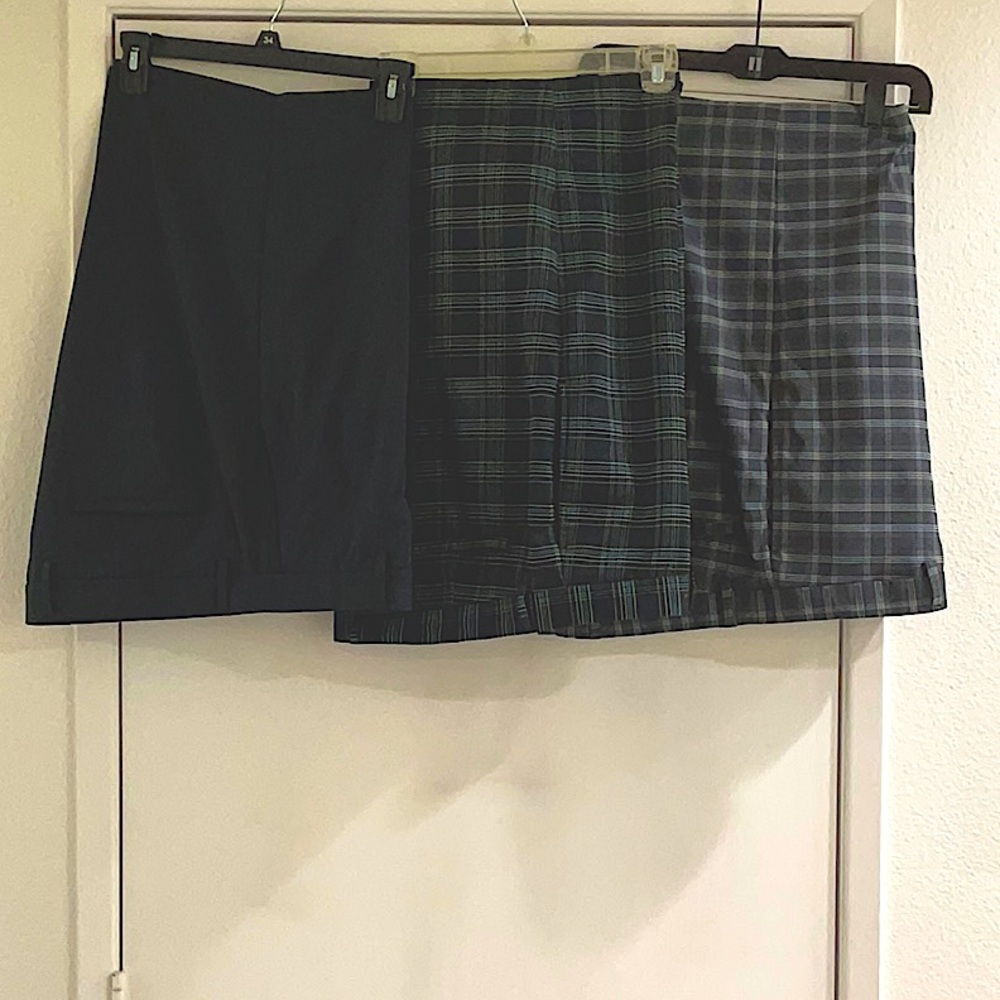 3 pairs of Greg Norman 38” golf shorts.